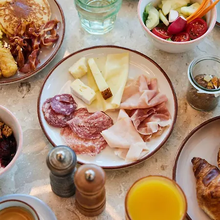 The Social Hub Extended Отель Гаага