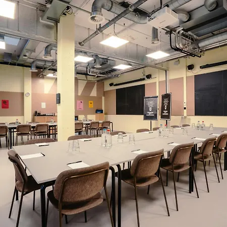 The Social Hub Extended מלון