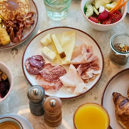 Отель The Social Hub Extended